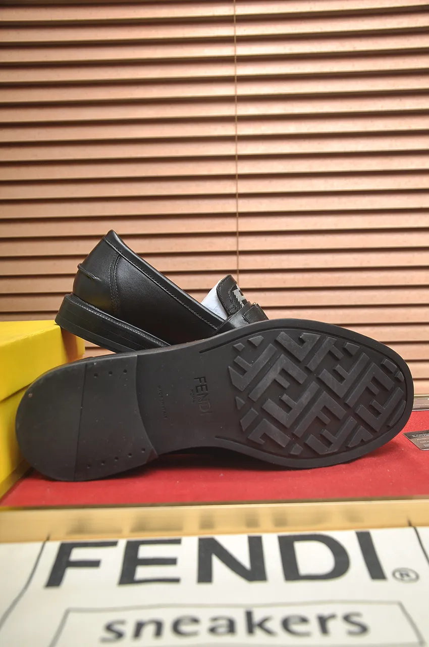 Men's shoes 💰500💶 [FENDI] The latest high-end men's shoes in Hong Kong! Original quality. The upper is made of imported cowhide material and cowhide lining! Super comfortable on the foot, original wear-resistant outsole, luxurious, fashionable, casual and versatile! Size: 38-45 (45 customized)